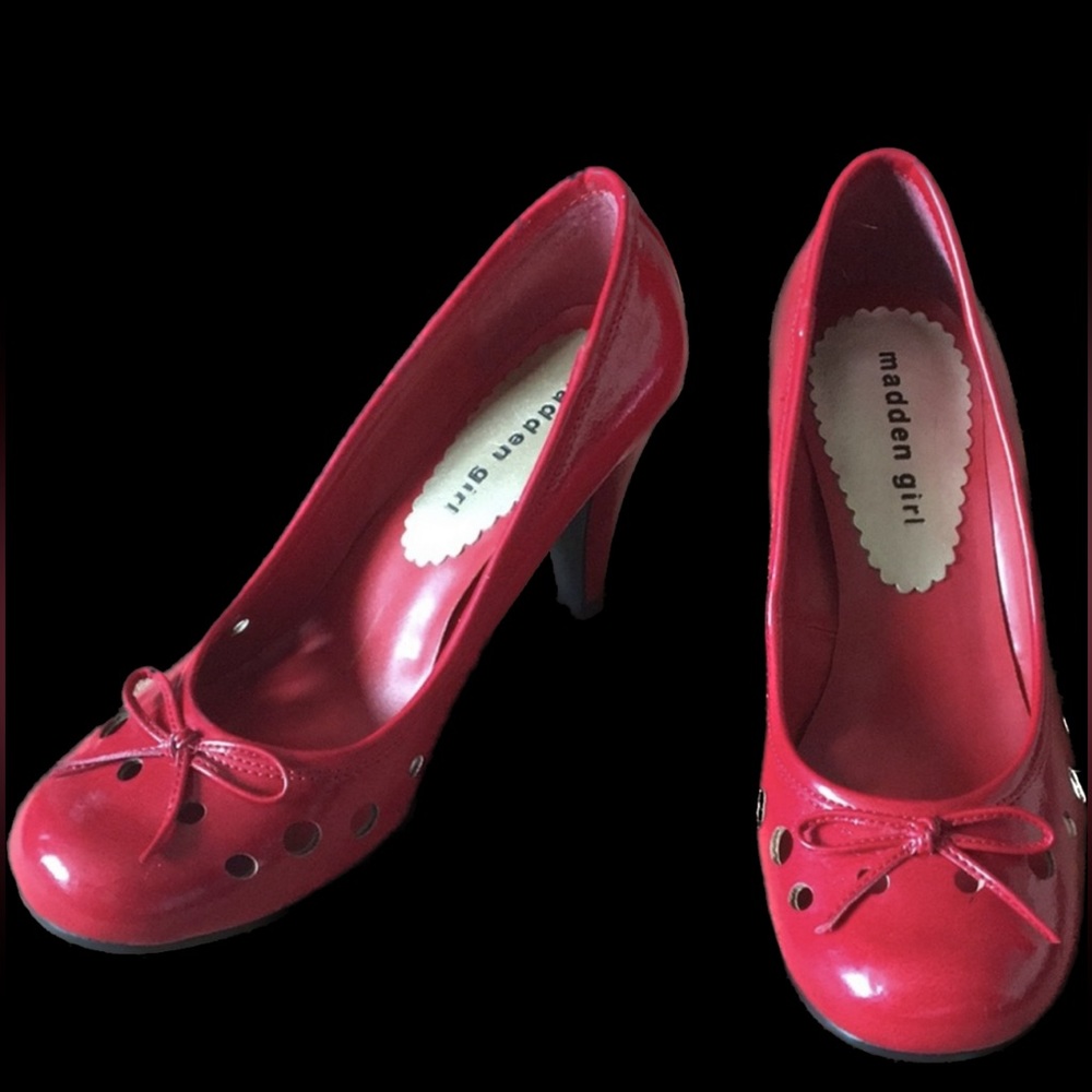 NIB madden girl very flirty red heels! ❤️